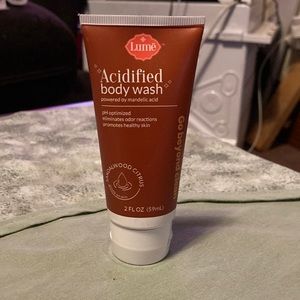 LUME SANDALWOOD CITRIS BODY WASH